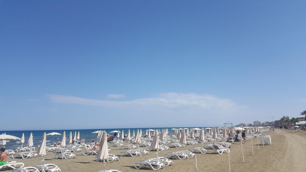 Ithaki Phinikoudes No. 106 * Larnaka