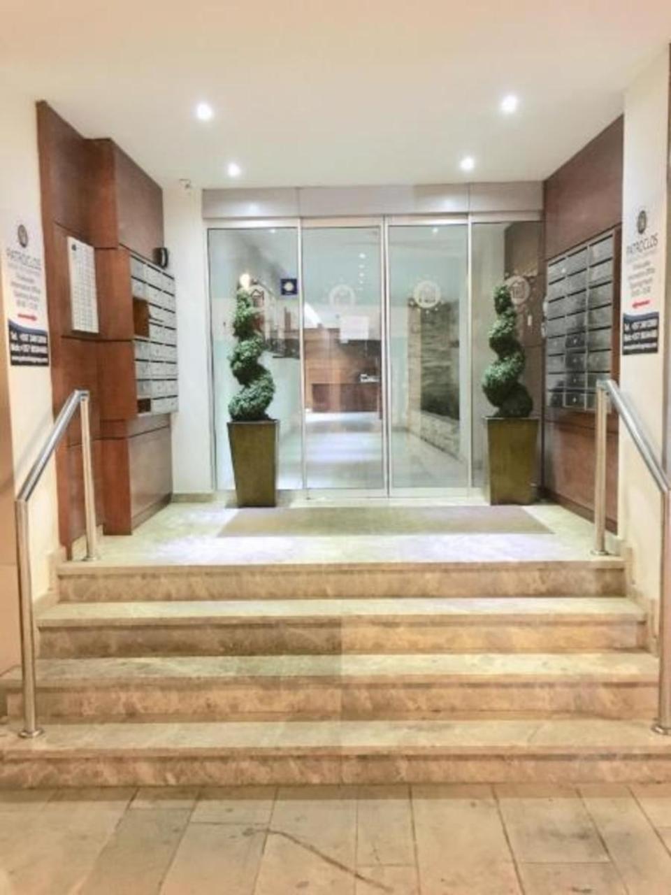 Ithaki Phinikoudes No. 106 * Larnaka