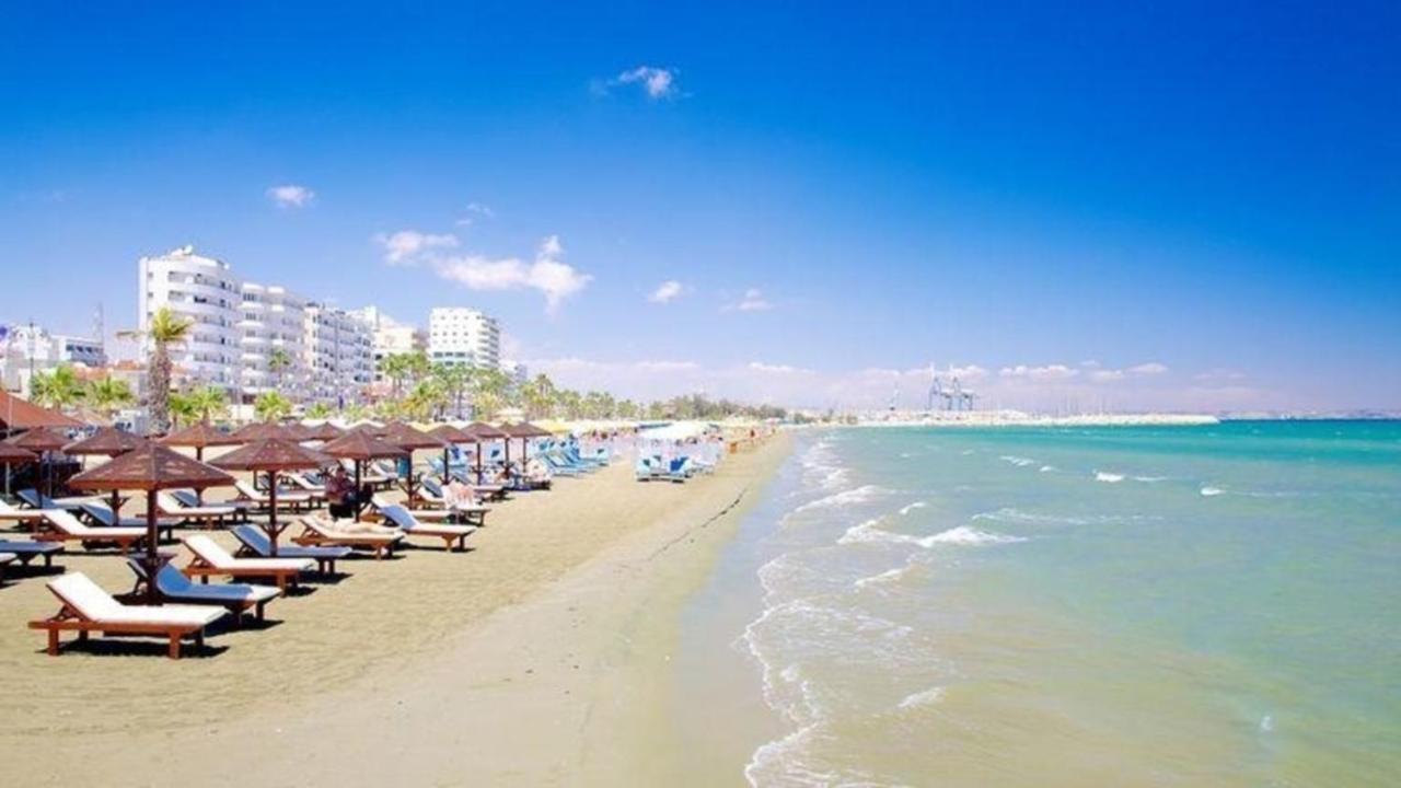 Ithaki Phinikoudes No. 106 Apartment Larnaka